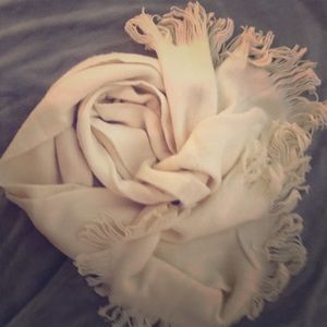 Cozy Warm Cream Summer & Rose Hayden Scarf NEW NWT